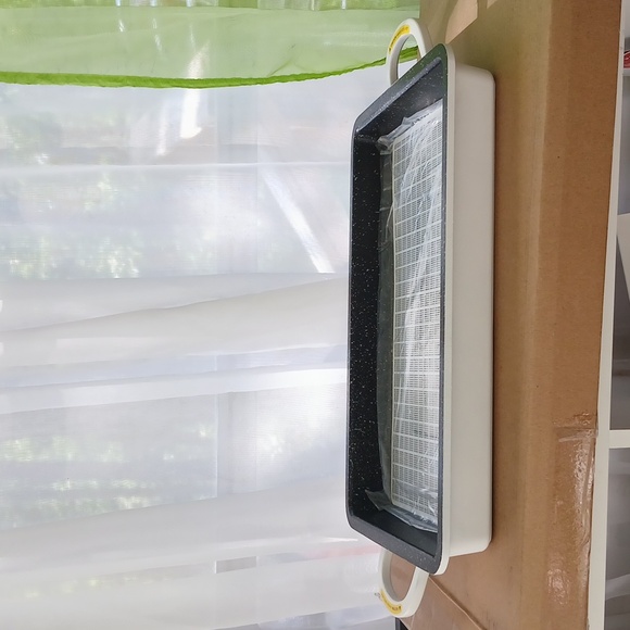 Curtis Stone Dura-Pan+ 2-in-1 Baker/Griddle Pan with Silicone Mat (Bright White) - Picture 2 of 6